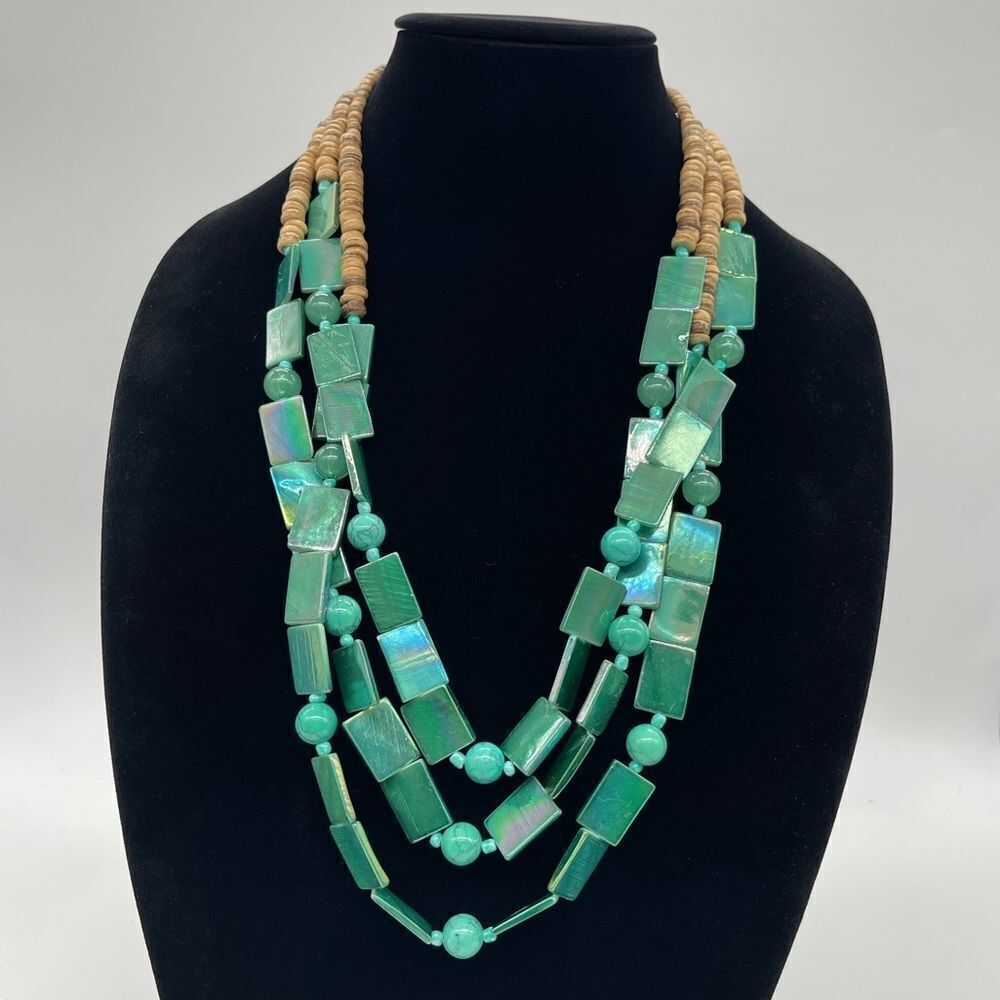 Erica Lyons Multi Strand Sea Shells & Puka Shells - Picture 3 of 3
